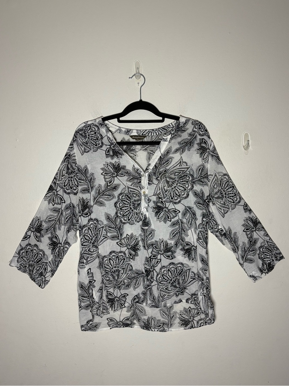 Tommy Bahama Lightweight V-Neck 3/4 Sleeve Beach Summer Blouse No Size Tag